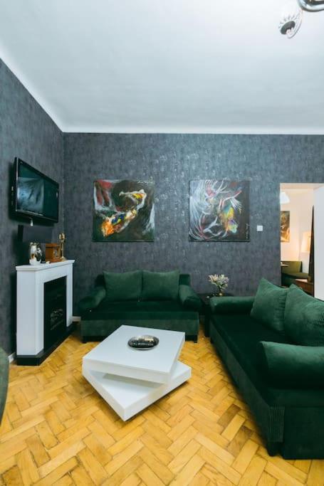 House Of Art Apartment Bucharest Exterior photo